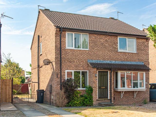 2 bedroom semi detached house for sale