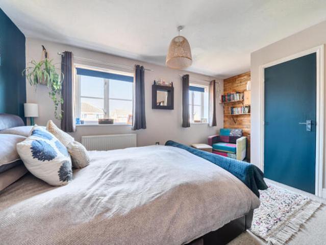 2 bedroom semi detached house for sale in Whitmore Close, The Prinnels, Swindon, SN5