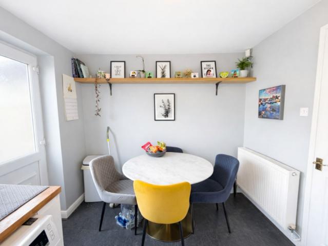 2 bedroom semi detached house for sale in Woodfield Close, Idle, Bradford, BD10