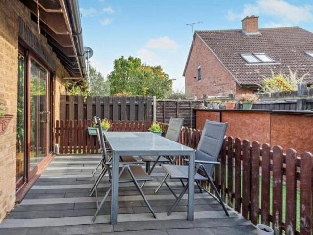 2 bedroom semi detached house for sale in Banff Close, Cambridge, CB4