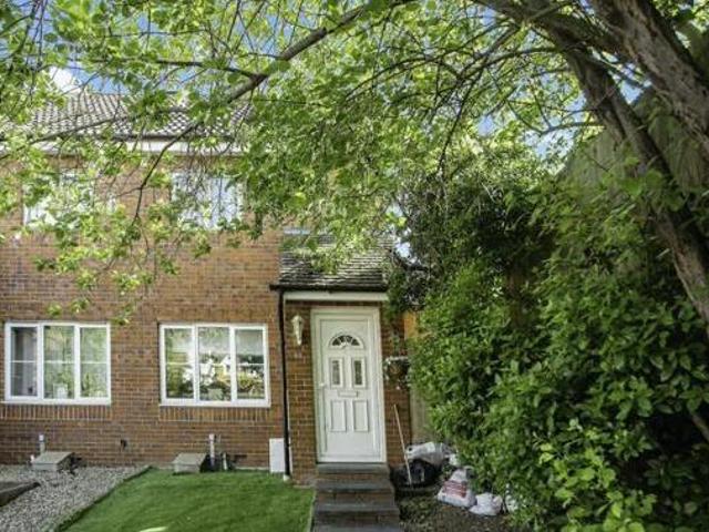 2 Bedroom Semi detached House For Sale In Gravesend