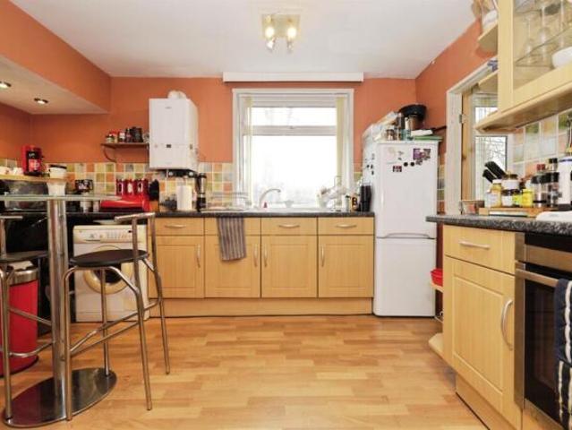 2 bedroom semi detached house for sale in Lingfield Hill, Leeds, LS17