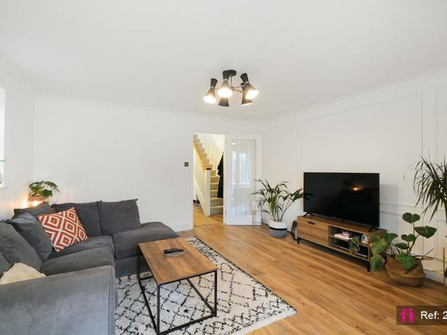 2 bedroom semi detached house for rent