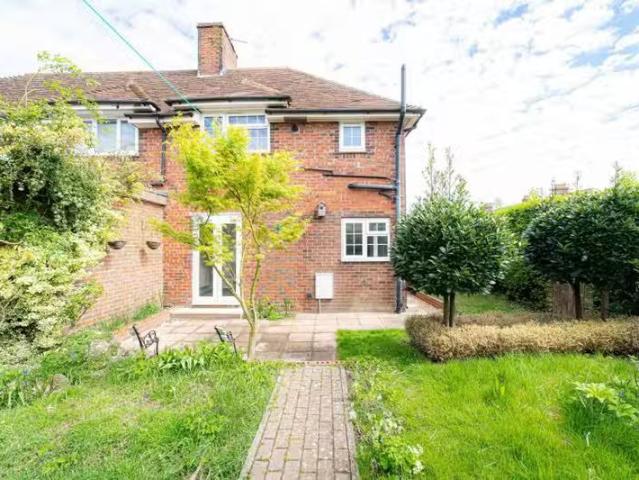 2 bedroom semi detached house for rent in The Elms, Hersden, C.