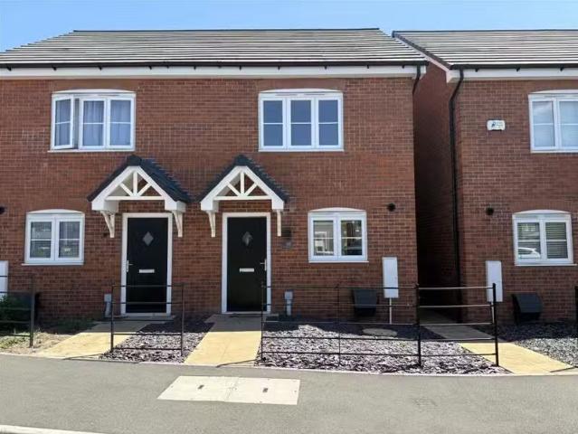 2 bedroom semi detached house for rent in Weir Crescent, Kidde.
