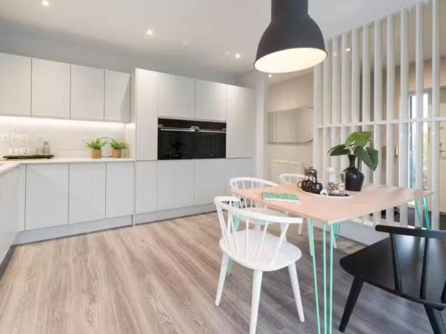 2 bedroom semi detached house for rent in Wheatley Carr, Barro.