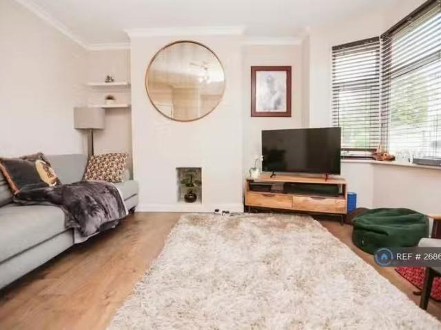 2 bedroom semi detached house for rent in Whitecroft Road, Bir.