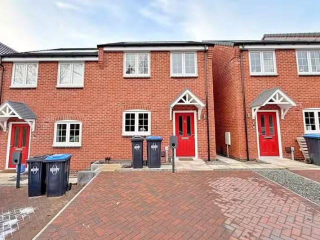2 bedroom semi detached house for rent in William Holland Clos.