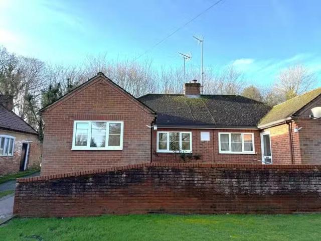 2 bedroom semi detached house for rent in Wratting Road, Thurl.