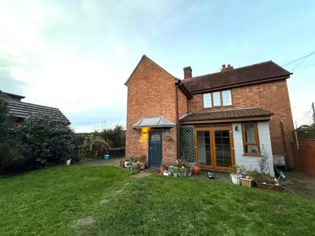 2 bedroom semi detached house for rent in Birmingham Road, Ans.