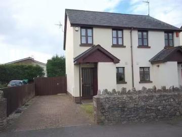 House for rent in Burhill - Garden, Equipped kitchen