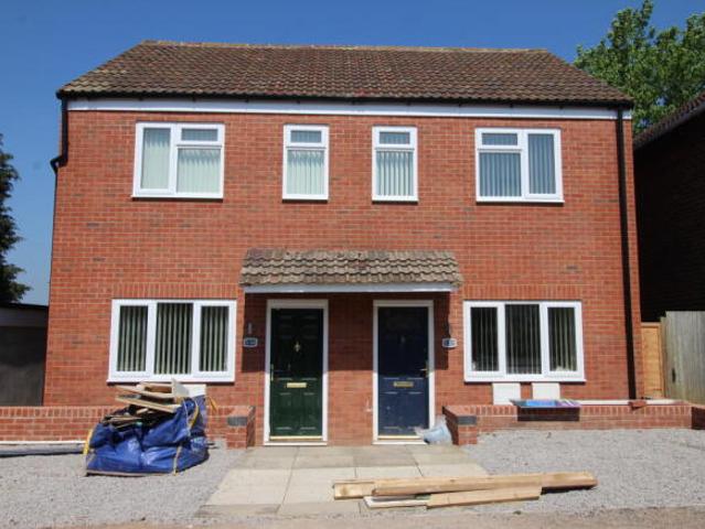 2 bedroom semi detached house for rent in Buckley Road, Leamington Spa, CV32