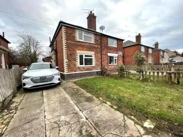 2 bedroom semi detached house for rent in Camden Road, Ellesme.