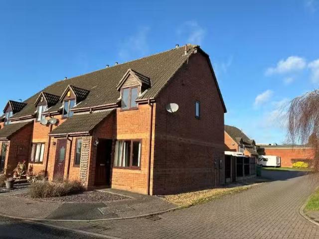 2 bedroom semi detached house for rent in Cantley Road, DE55