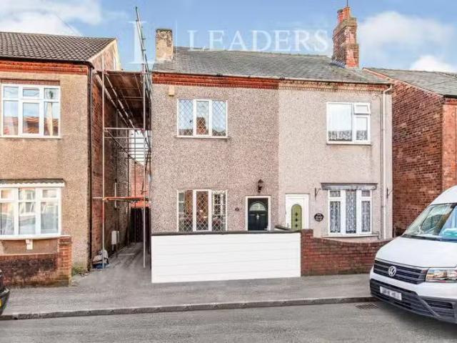2 bedroom semi detached house for rent in Cemetery Road, Leabr.