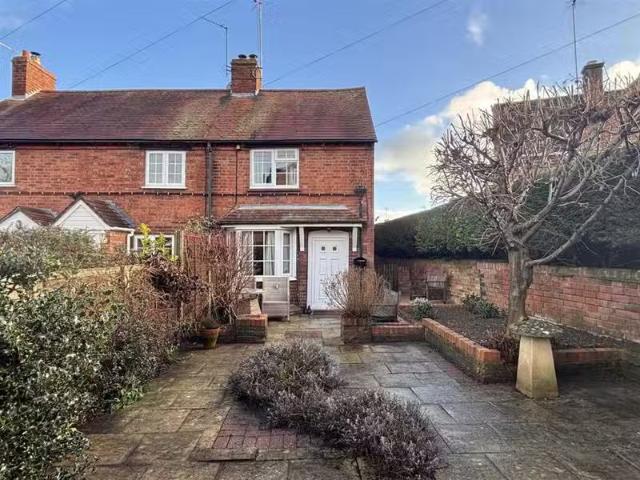 2 bedroom semi detached house for rent in Chapel Street, Welle.