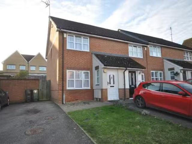 2 bedroom semi detached house for rent in Comma Close, Braintr.