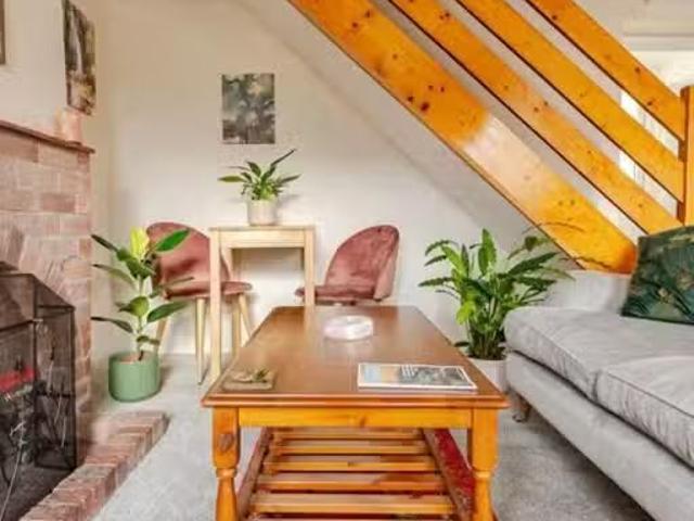 2 bedroom semi detached house for rent in Coursing Batch, Glas.