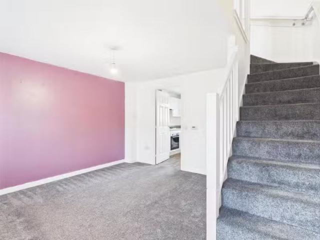 2 bedroom semi detached house for rent in Crowbill Road, Dunba.