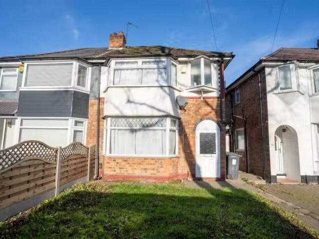 2 bedroom semi detached house for rent in Cranes Park Road, Sh.