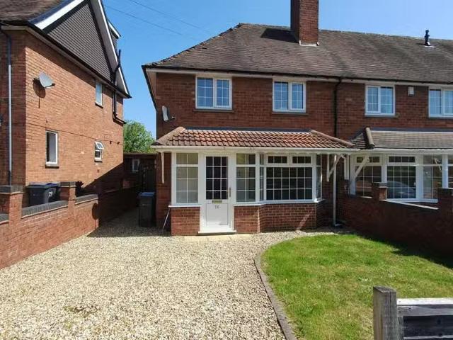 2 bedroom semi detached house for rent in Gibbons Road, Sutton.