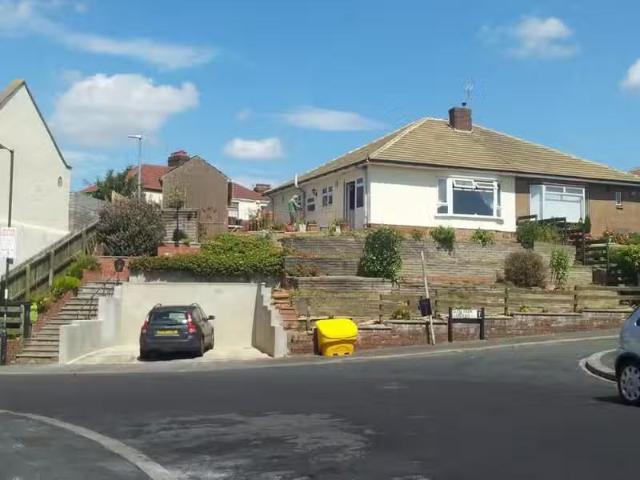 2 bedroom semi detached house for rent in Glen Park, St George.