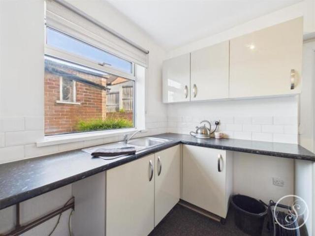 2 bedroom semi detached house for rent in Hansby Avenue, Leeds, LS14