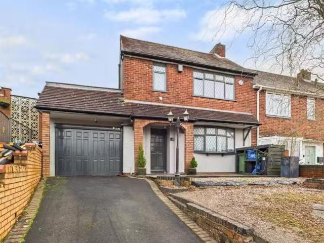 2 bedroom semi detached house for rent in Hazel Road, Kingswin.