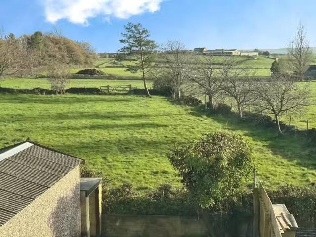 2 bedroom semi detached house for rent in Highmoor Lane, Cleck.