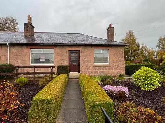 2 bedroom semi detached house for rent in Inchley Place, Torph.
