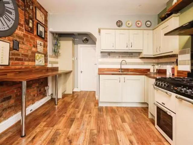 2 bedroom semi detached house for rent in Johnson Road, Erding.