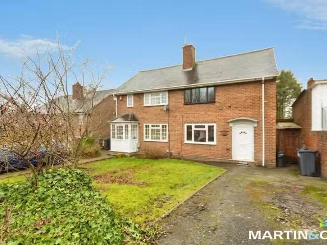 2 bedroom semi detached house for rent in Kelfield Avenue, Har.