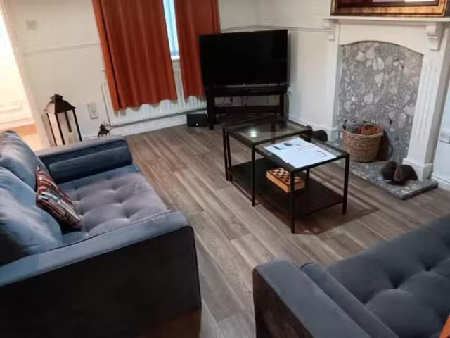 2 bedroom semi detached house for rent in Kingston Road, Birmi.