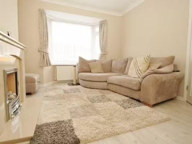 2 bedroom semi detached house for rent in Long Road, Bournemou.