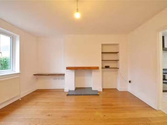 2 bedroom semi detached house for rent in Lydney Road, Southme.