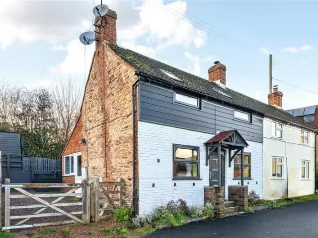 2 bedroom semi detached house for rent in New Road, Cleobury M.