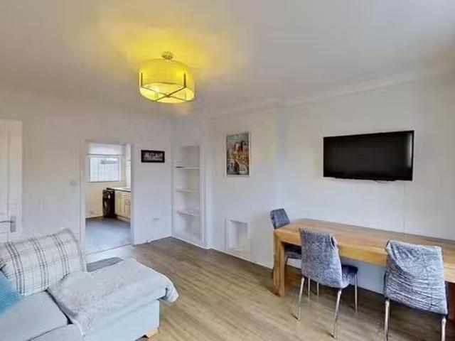 2 bedroom semi detached house for rent in Newmills Road, Dalke.
