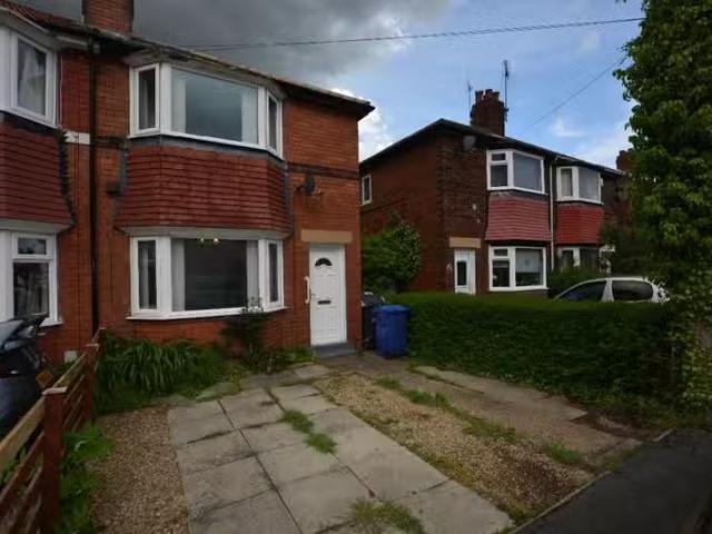2 bedroom semi detached house for rent in Regent Grove, Doncas.