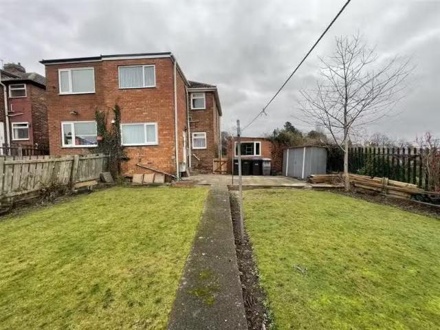 2 bedroom semi detached house for rent in South Street, South.