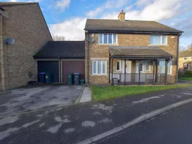2 bedroom semi detached house for rent in Stainmore Close, Sta.