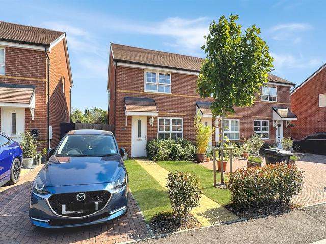 2 bedroom Semi Detached House in. 2 bed semi detached house to rent £1,550 pcm £358 pw
