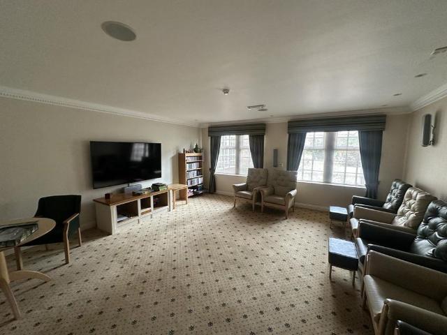 2 bedroom serviced apartment to rent