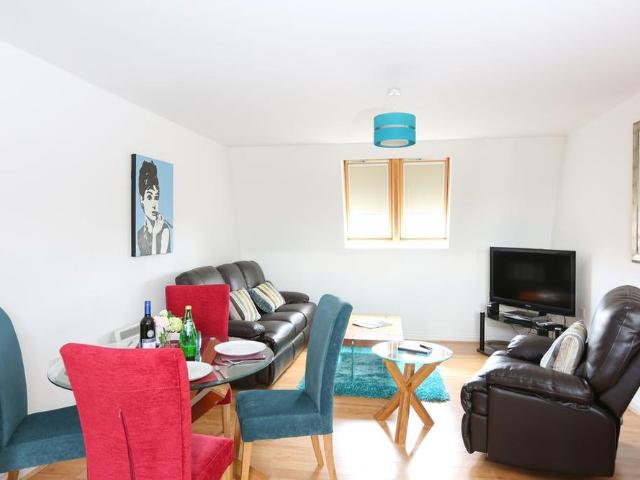 2 bedroom serviced apartment to rent