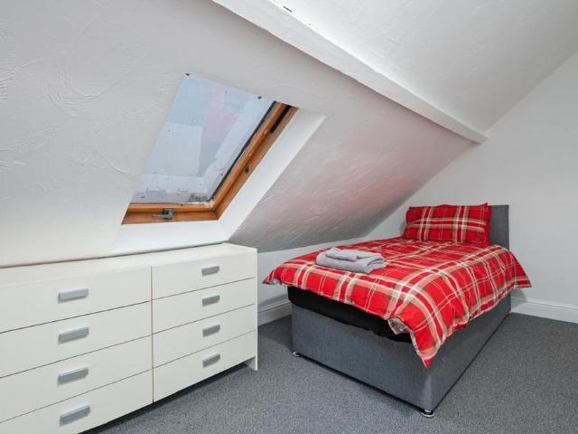 2 bedroom serviced apartment to rent