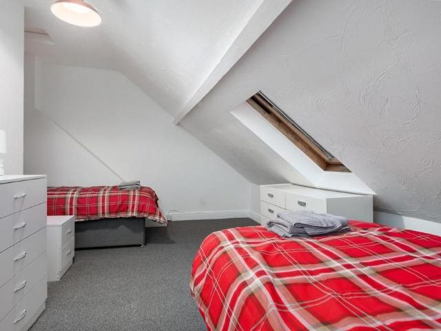 2 bedroom serviced apartment to rent