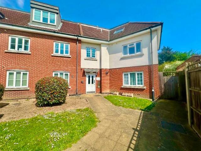 2 Bedroom Serviced Apartments Flat