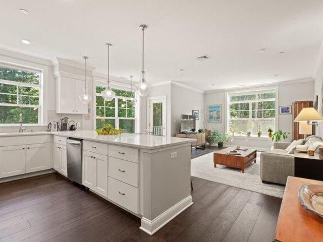 2 bedroom, Sharon MA 02067 105513307