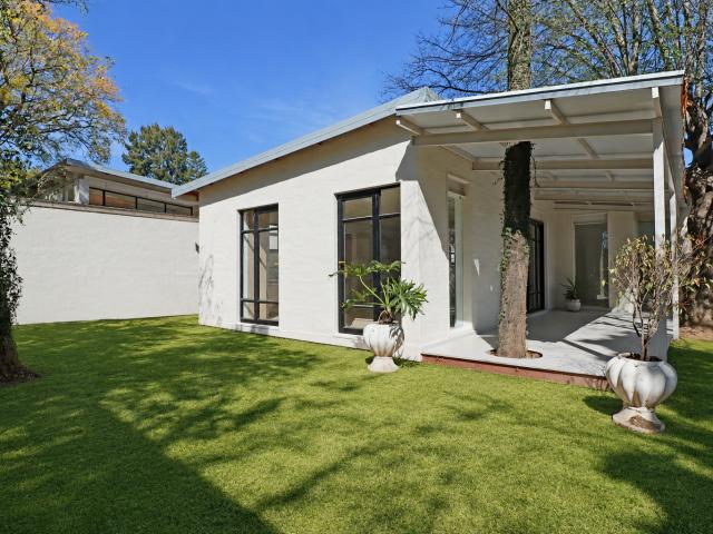 2 Bedroom Simplex To Let in Bryanston