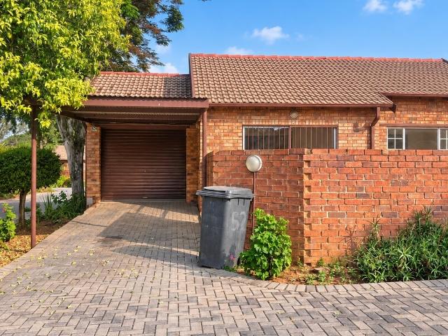 2 Bedroom Simplex To Let in Noordwyk