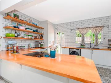 2 Bedroom Simplex To Let in River Club